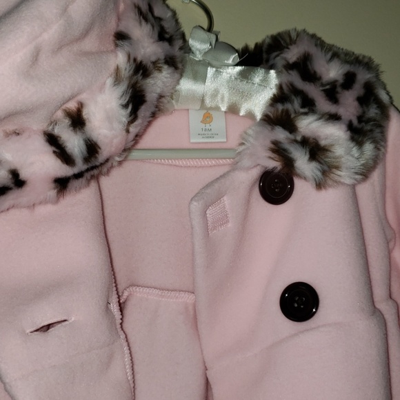 SOLD ⭐HP!⭐ Plushy Faux Fur Soft Pink Coat/Hat - Picture 7 of 8